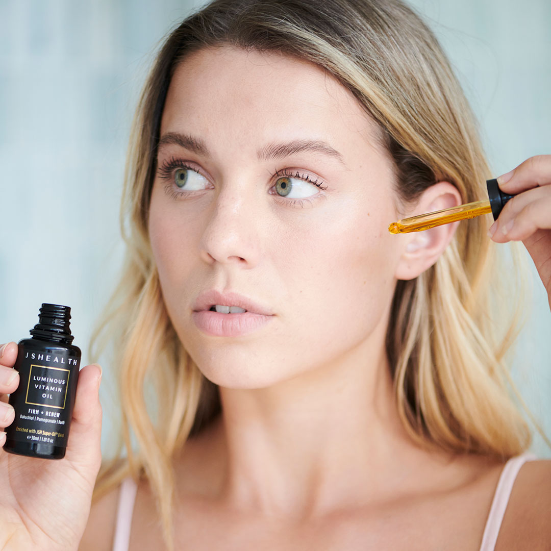 Subscriber Gift: Luminous Vitamin Oil